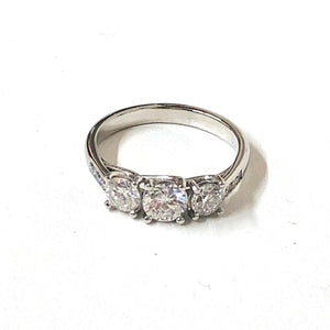 Ashleigh - 3 Diamonds Ring - remaining